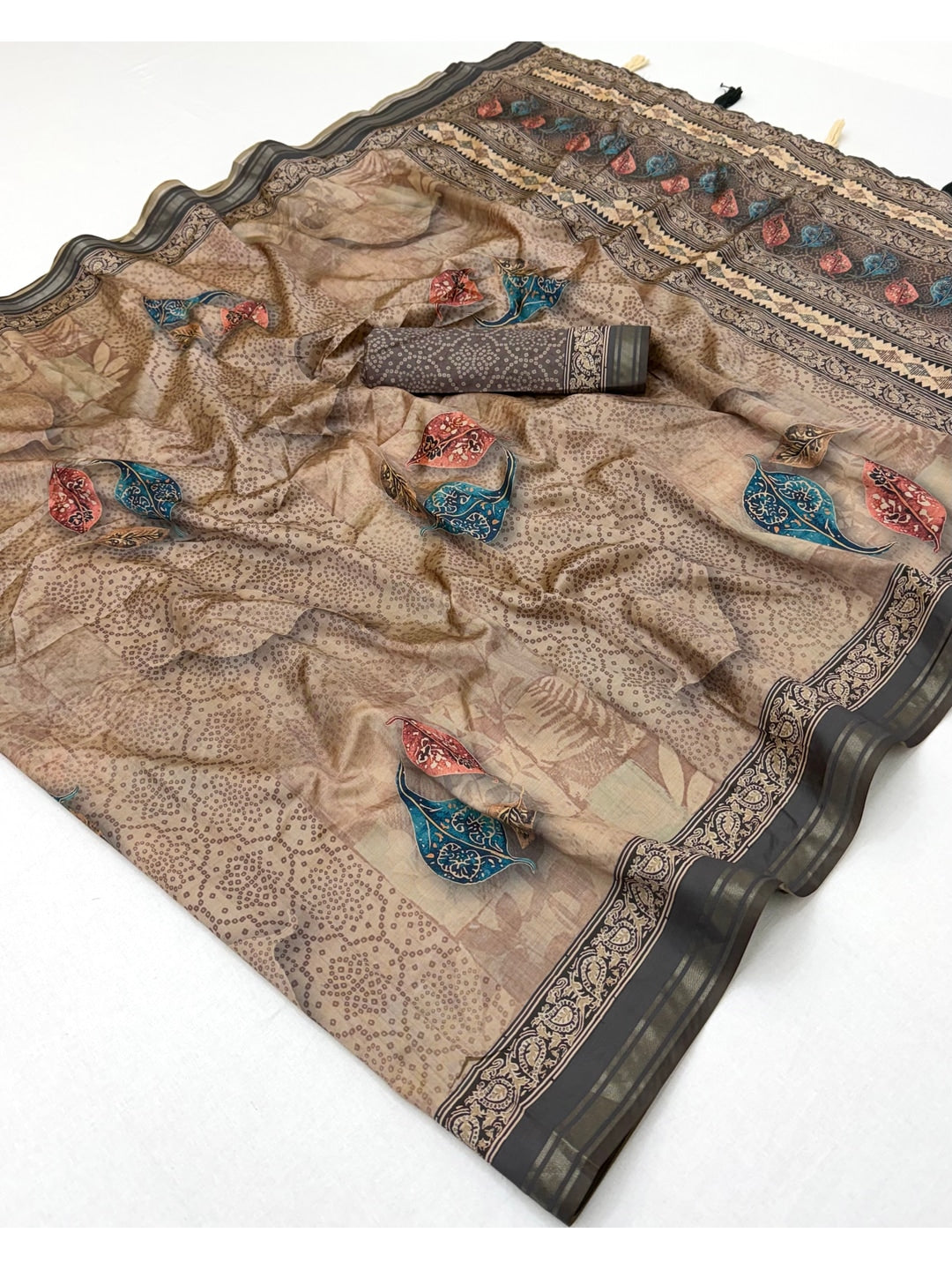 Peachmode Beige Paisley Printed Art Silk Saree - Image 3