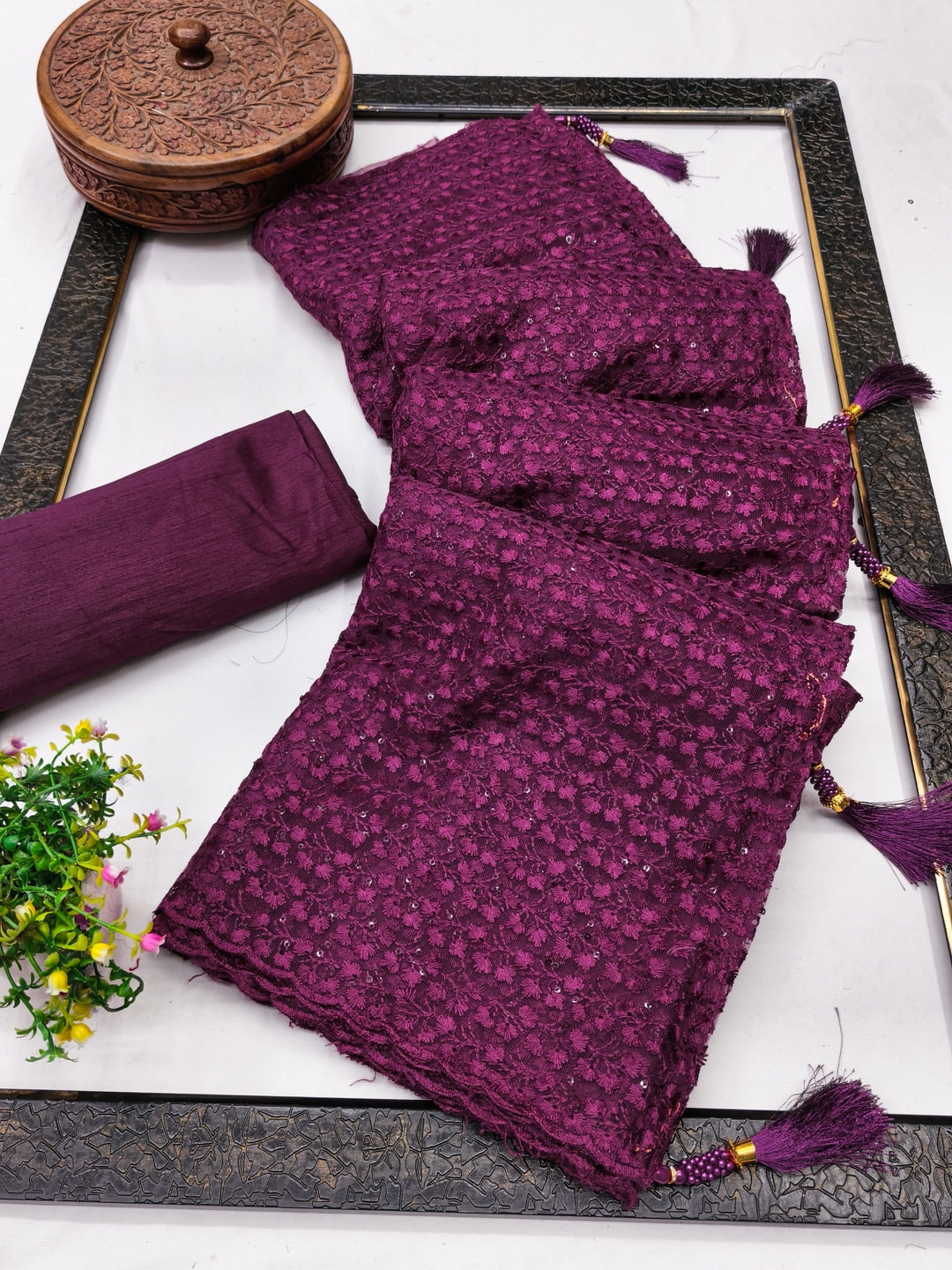 Peachmode Wine Sequin Thread Work Net Saree - Image 3