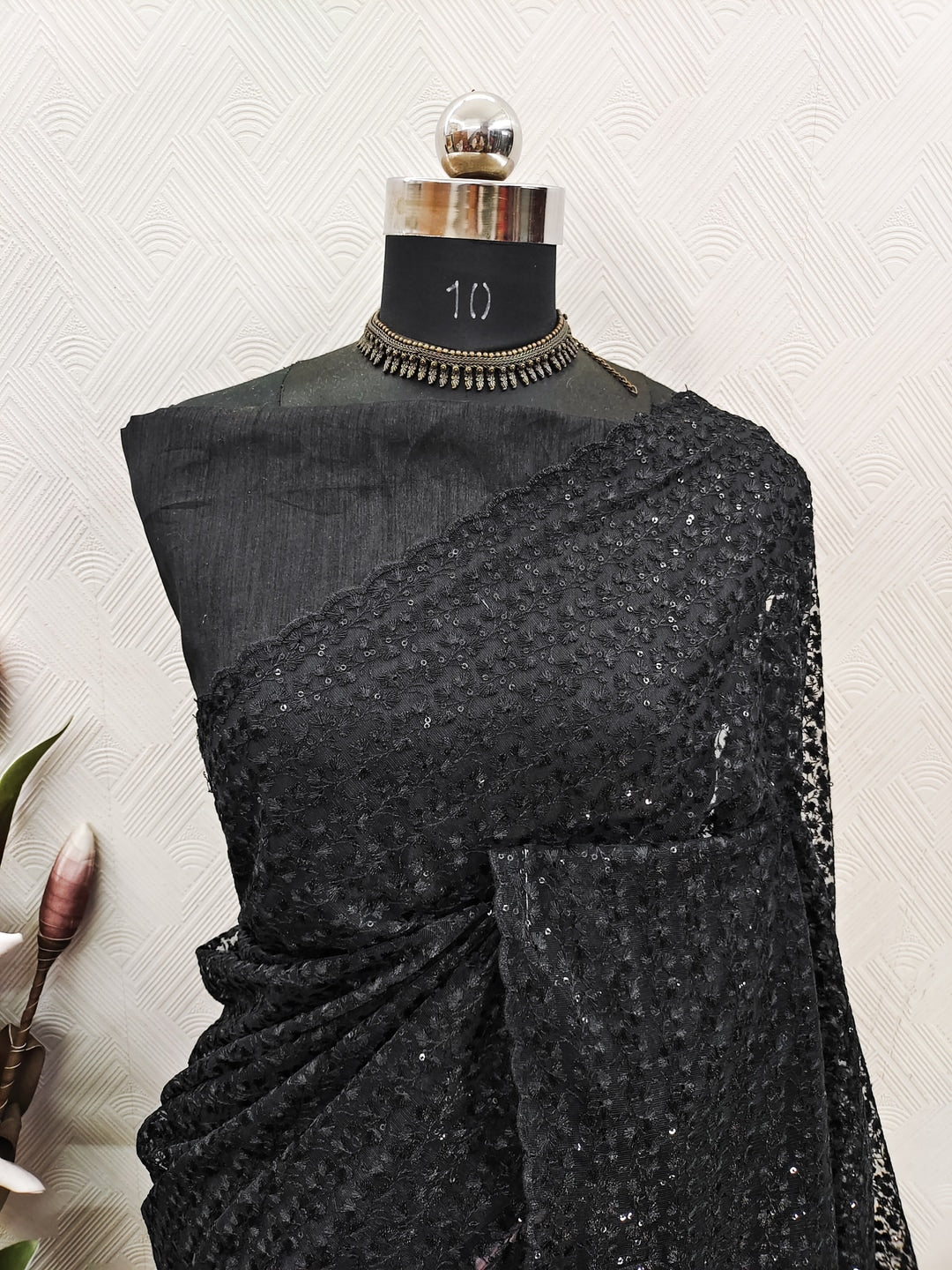 Peachmode Black Sequin Thread Work Net Saree - Image 5