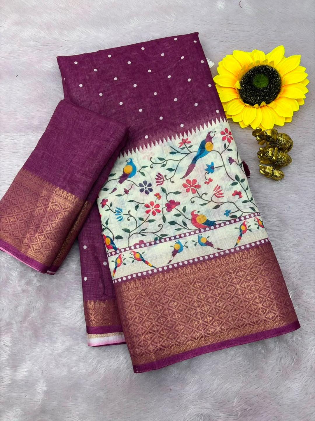 Peachmode Wine Kalamkari Print Linen Saree With Zari Patta - Image 2