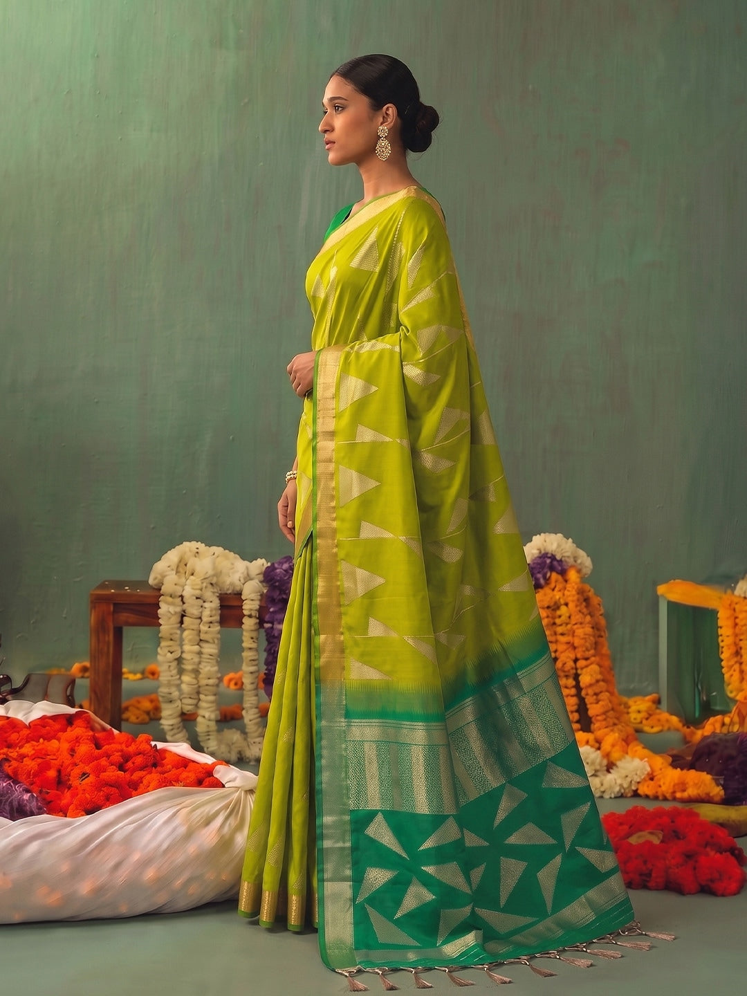 Peachmode Mustard Silk Blend Woven Saree - Image 2