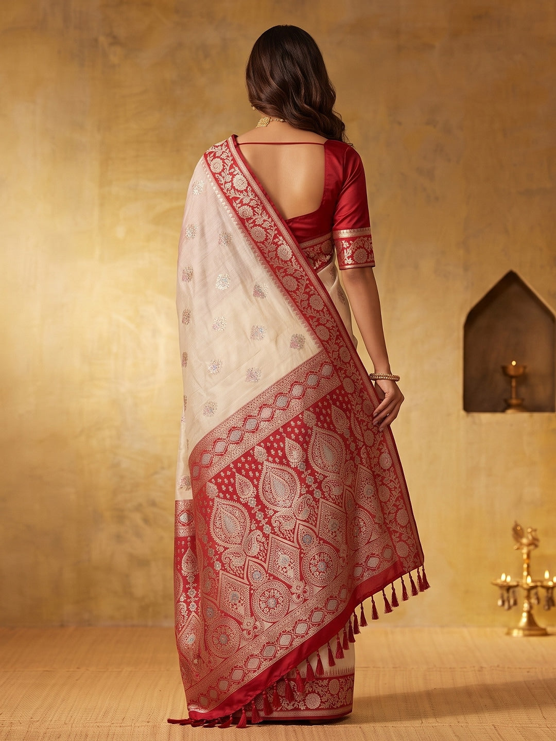 Peachmode White Silk Blend Woven Saree - Image 3