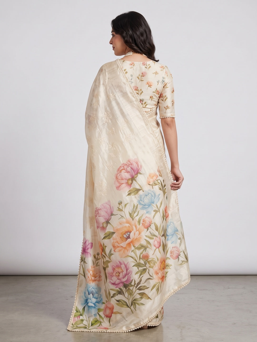 Cream Floral Printed Silk Blend Saree With Delicate Zari Work - Image 2
