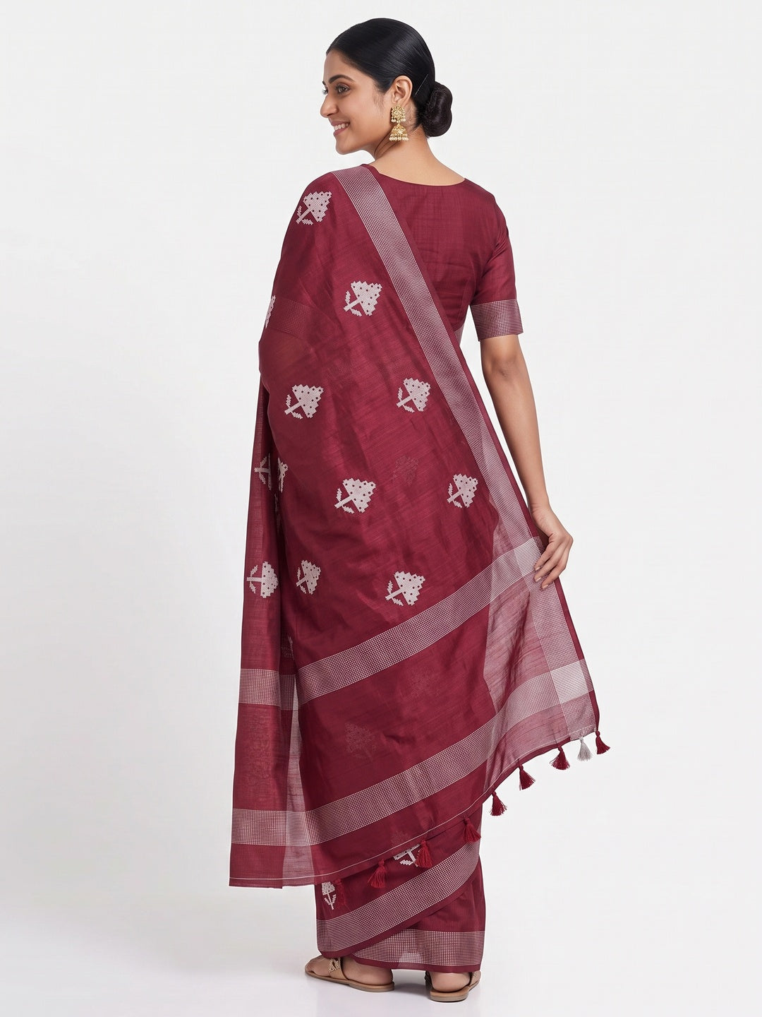 Maroon Embroidered Art Silk Saree Adorned with Classic Zari Weaving Details - Image 2