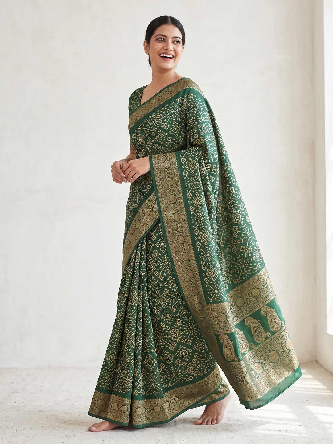 Contemporary Green Geometric Mill Printed Dola Silk Saree With Ornate Floral Zari Border - Image 4