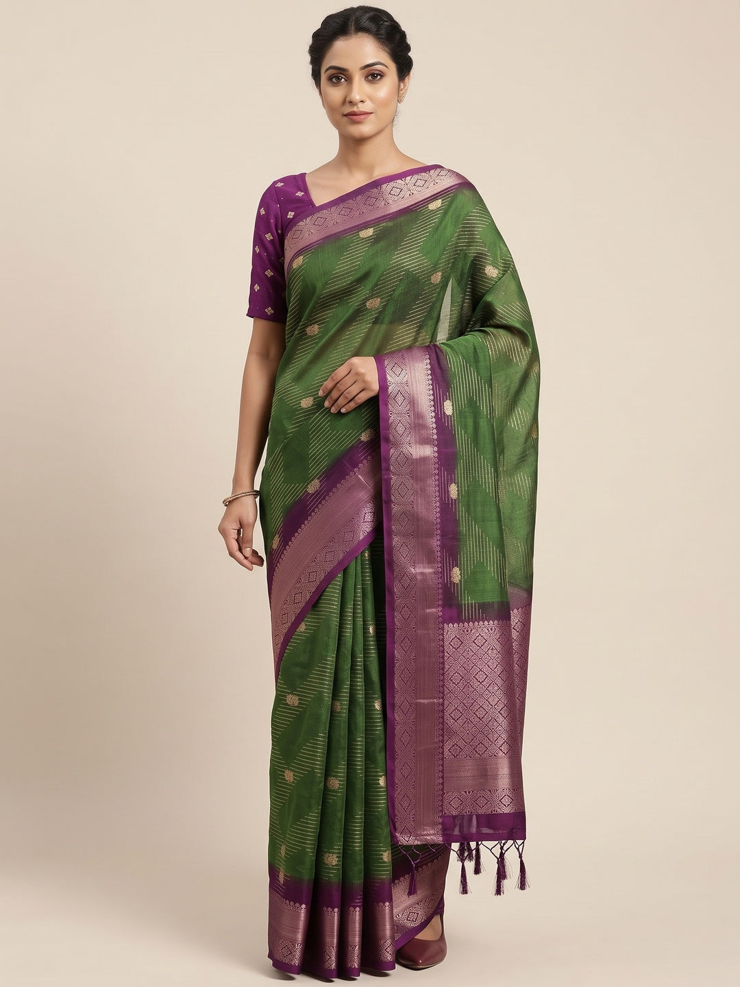 Classic Green Jacquard Saree Showcasing Floral & Zig-Zag Weaving With Tassel Pallu - Image 1