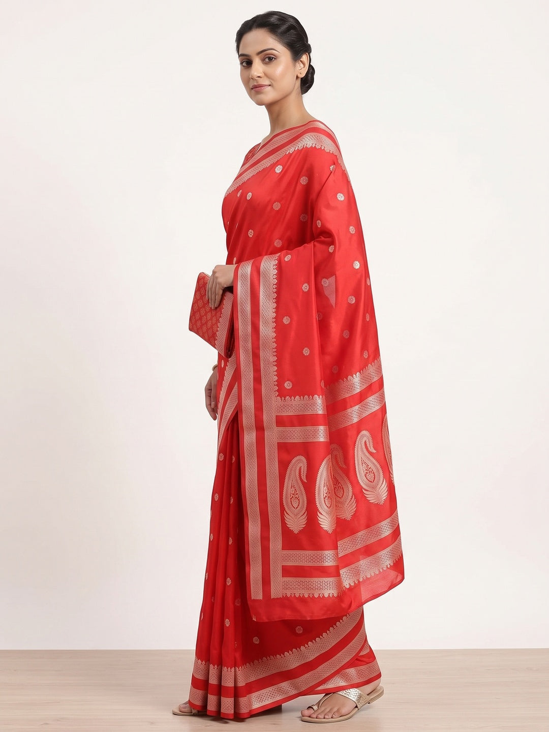 Red Ornate Floral Zari Weaving Work Silk Blend Saree With Festive Shine - Image 3