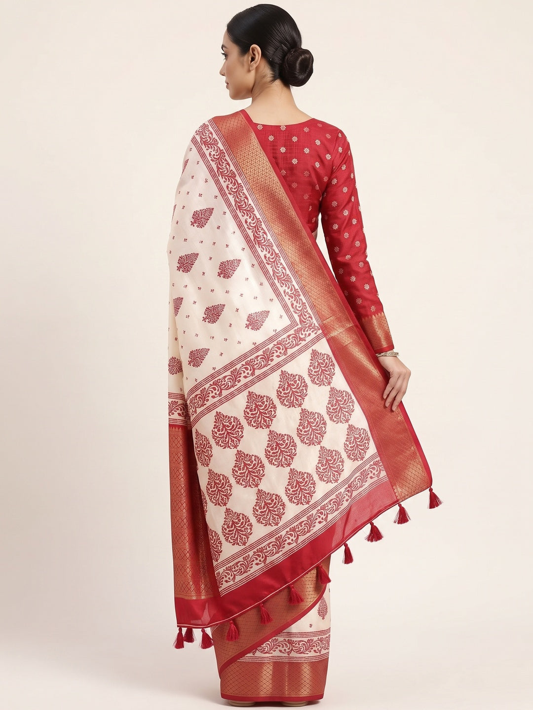 Offwhite & Red Floral Printed Dola Silk Saree With Intricate Woven Border - Image 2