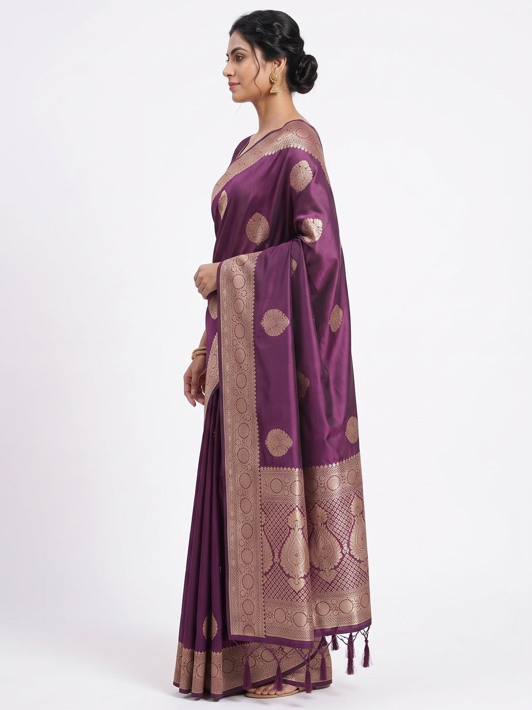 Purple Pure Banarasi Silk Saree Adorned with Intricate Zari Butti Woven Detailing - Image 3