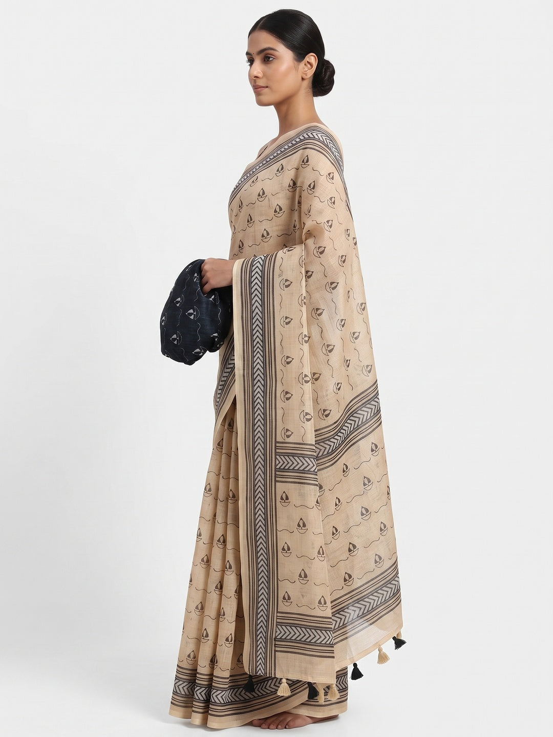Beige Soft Linen Saree with Artistic Print Detailing - Image 3