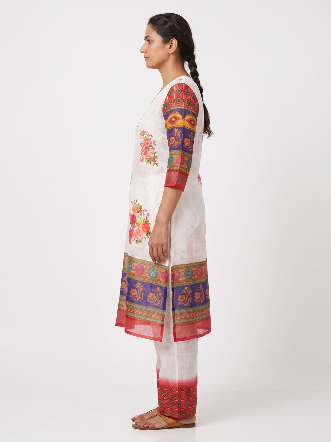 White & Red Floral Digital Printed Linen Saree With Zari Border - Image 5