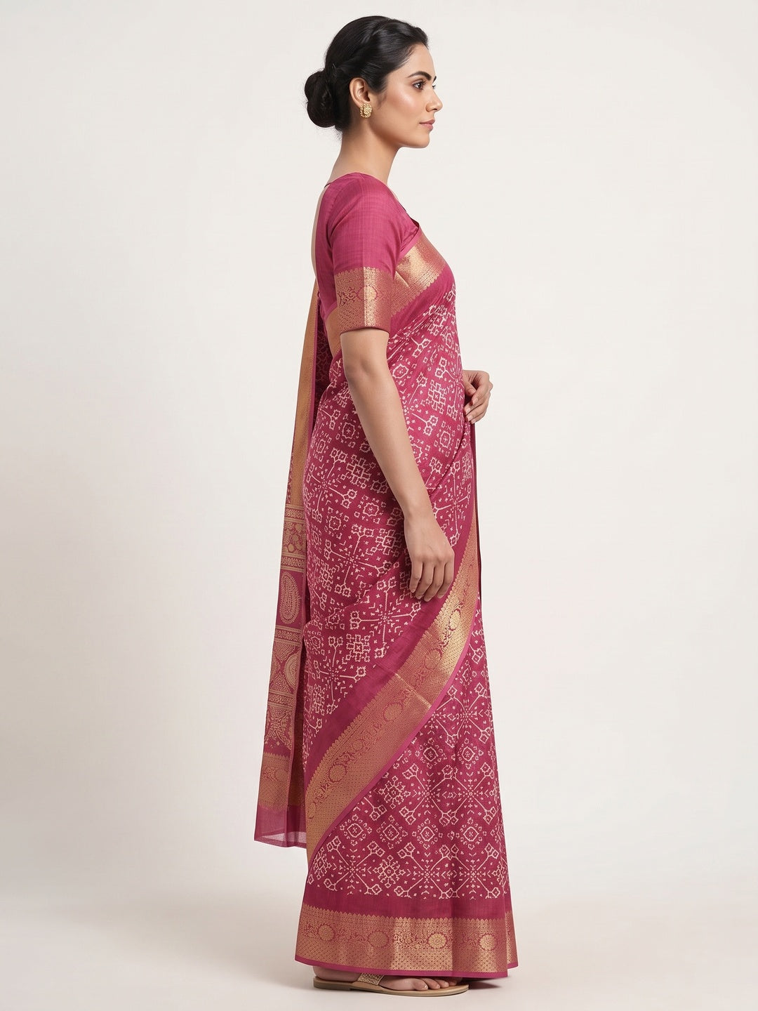 Contemporary Magenta Geometric Mill Printed Dola Silk Saree With Ornate Floral Zari Border - Image 3