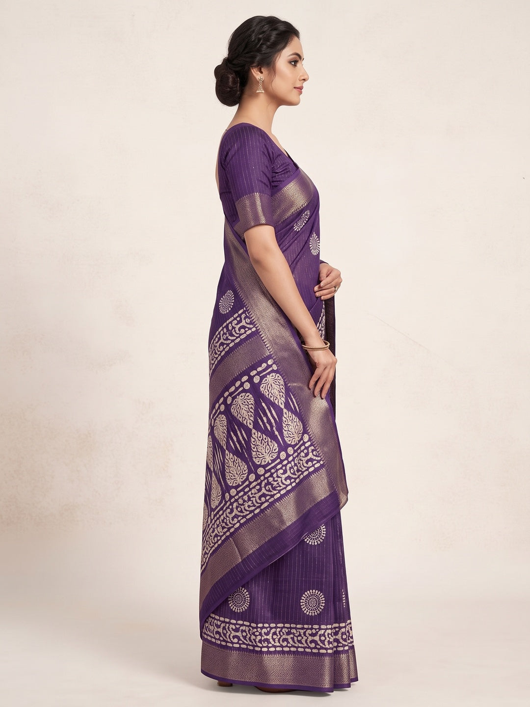 Classic Deep Violet Dola Silk Saree Adorned with Floral Motifs & Rich Zari Work - Image 4