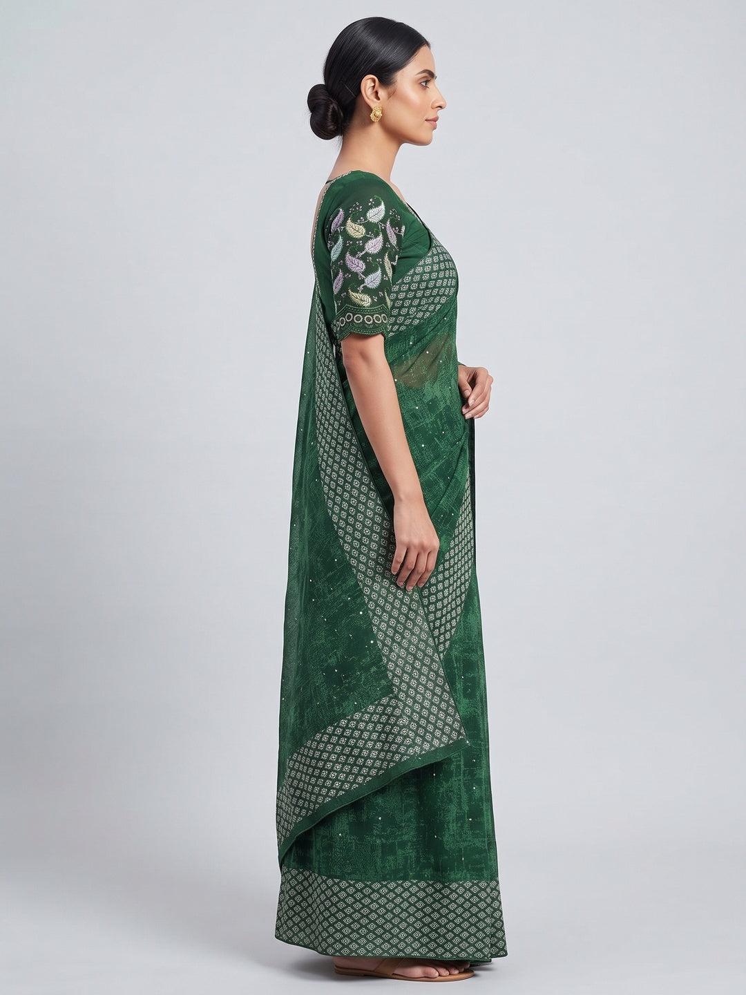 Green Abstract Printed Georgette Saree - Image 3