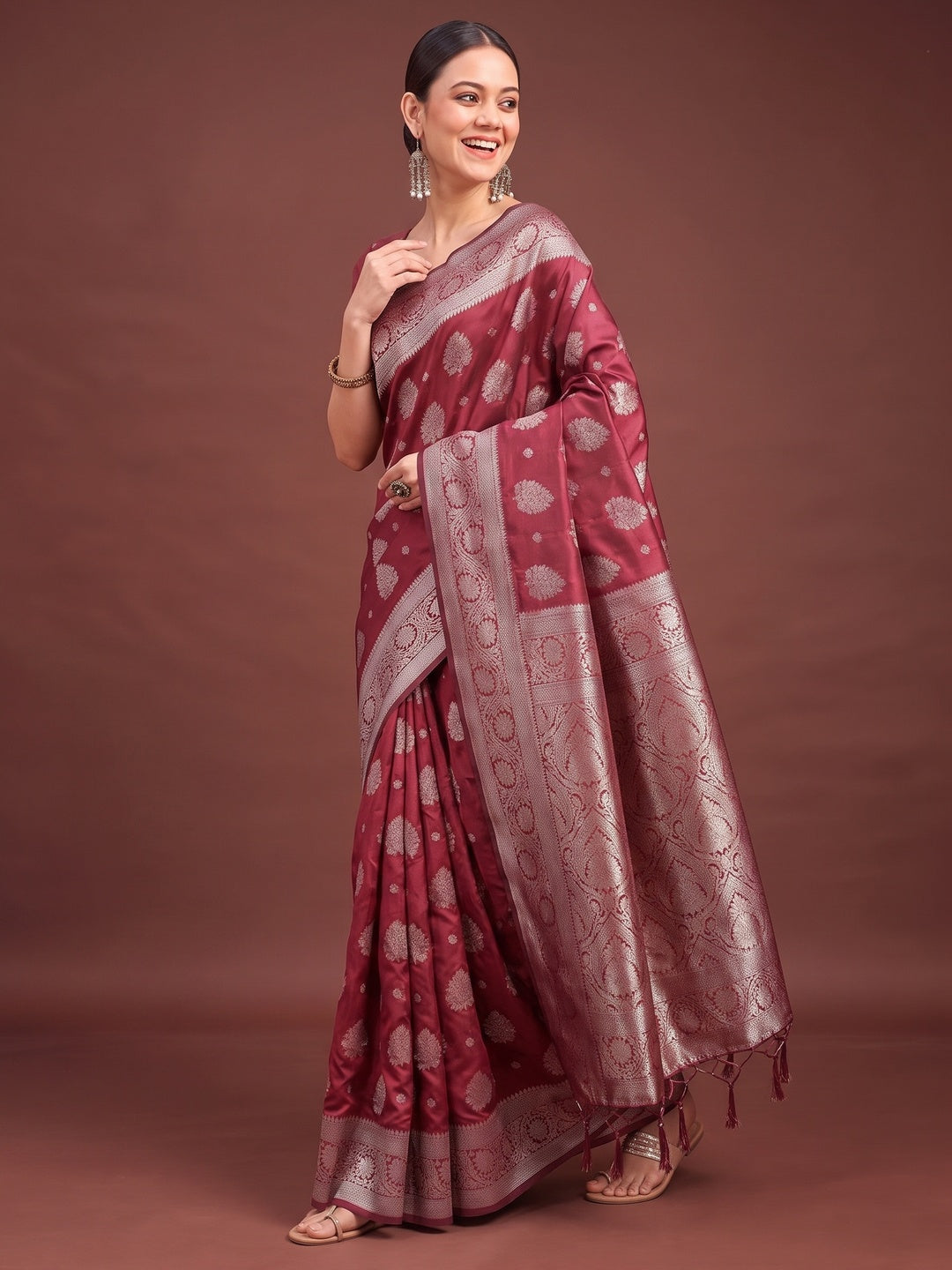 Maroon Banarasi Silk Saree with Intricate Silver Zari Weaving for Festive Elegance - Image 4