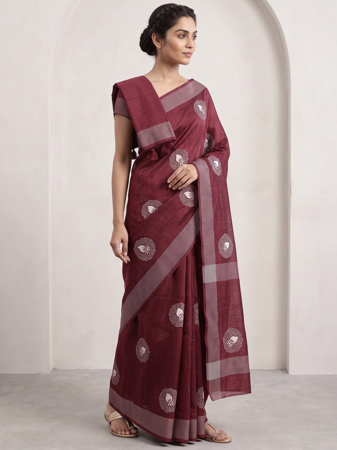 Maroon Embroidered Art Silk Saree Adorned with Classic Zari Weaving Details - Image 5