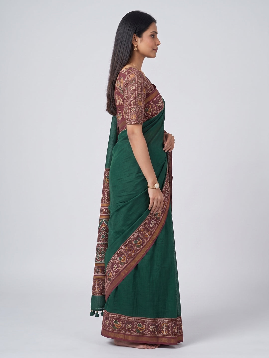 Elegant Green Mulmul Cotton Saree with Traditional Printed Border - Image 12
