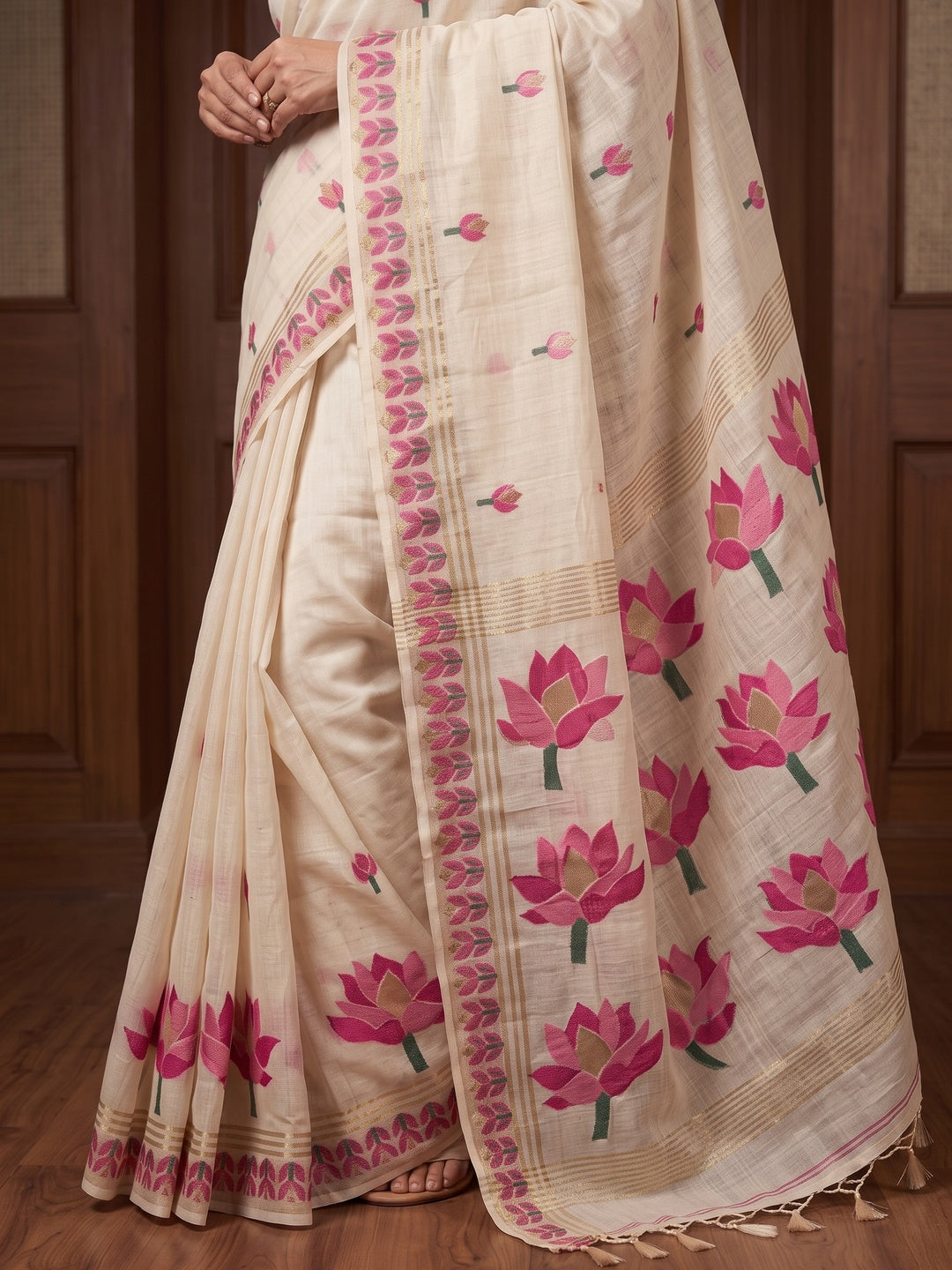 Peachmode Off White Pink Lotus Woven Cotton Blend Jamdani Saree - Image 5