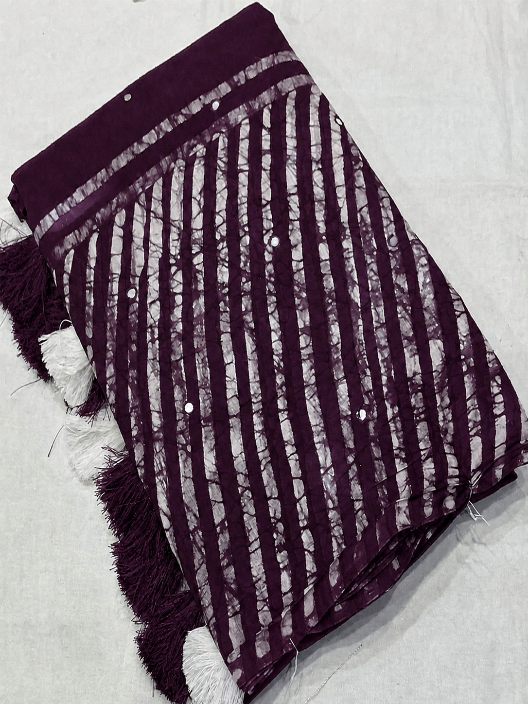 Peachmode Deep Wine Mul Cotton Mirror Work Saree - Image 3