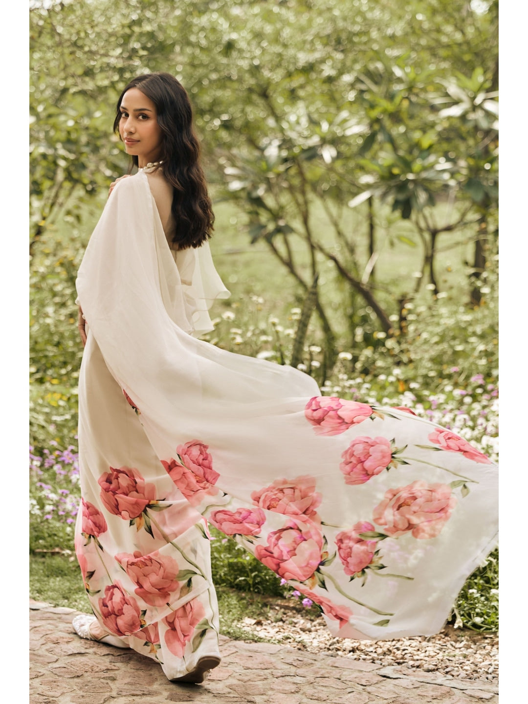 Peachmode Ivory Pink Rose Printed Georgette Saree - Image 4