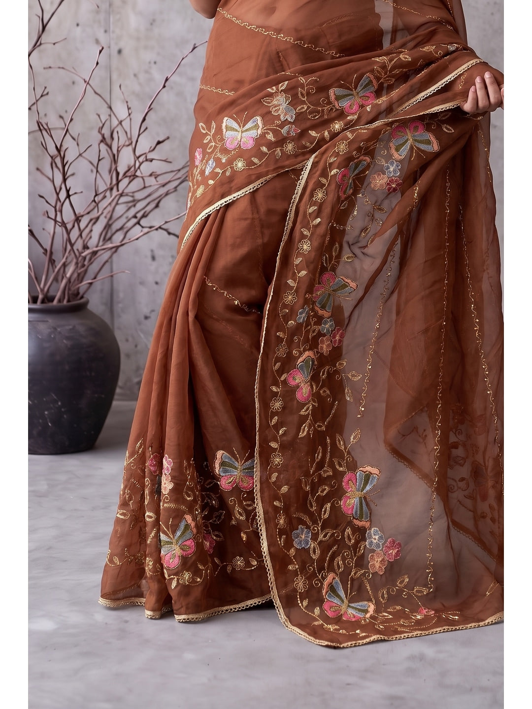 Peachmode Brown Floral Embroidered Star Georgette Saree - Image 4