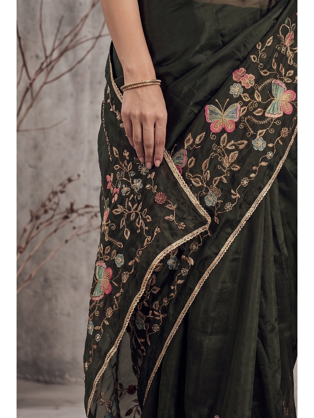 Peachmode Dark Green Floral Embroidered Star Georgette Saree - Image 4