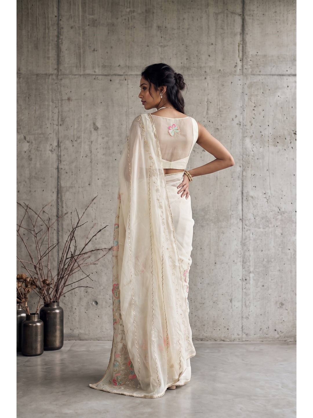 Peachmode White Floral Embroidered Star Georgette Saree - Image 3