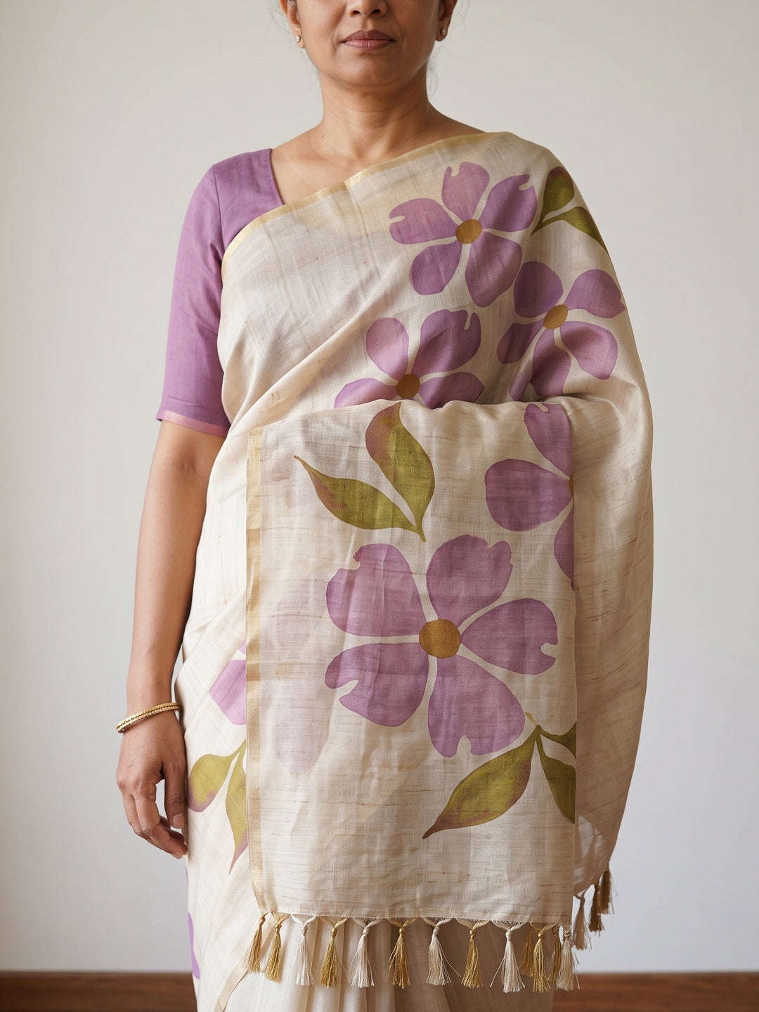 Peachmode Cream Purple Floral Printed Art Silk Saree - Image 5