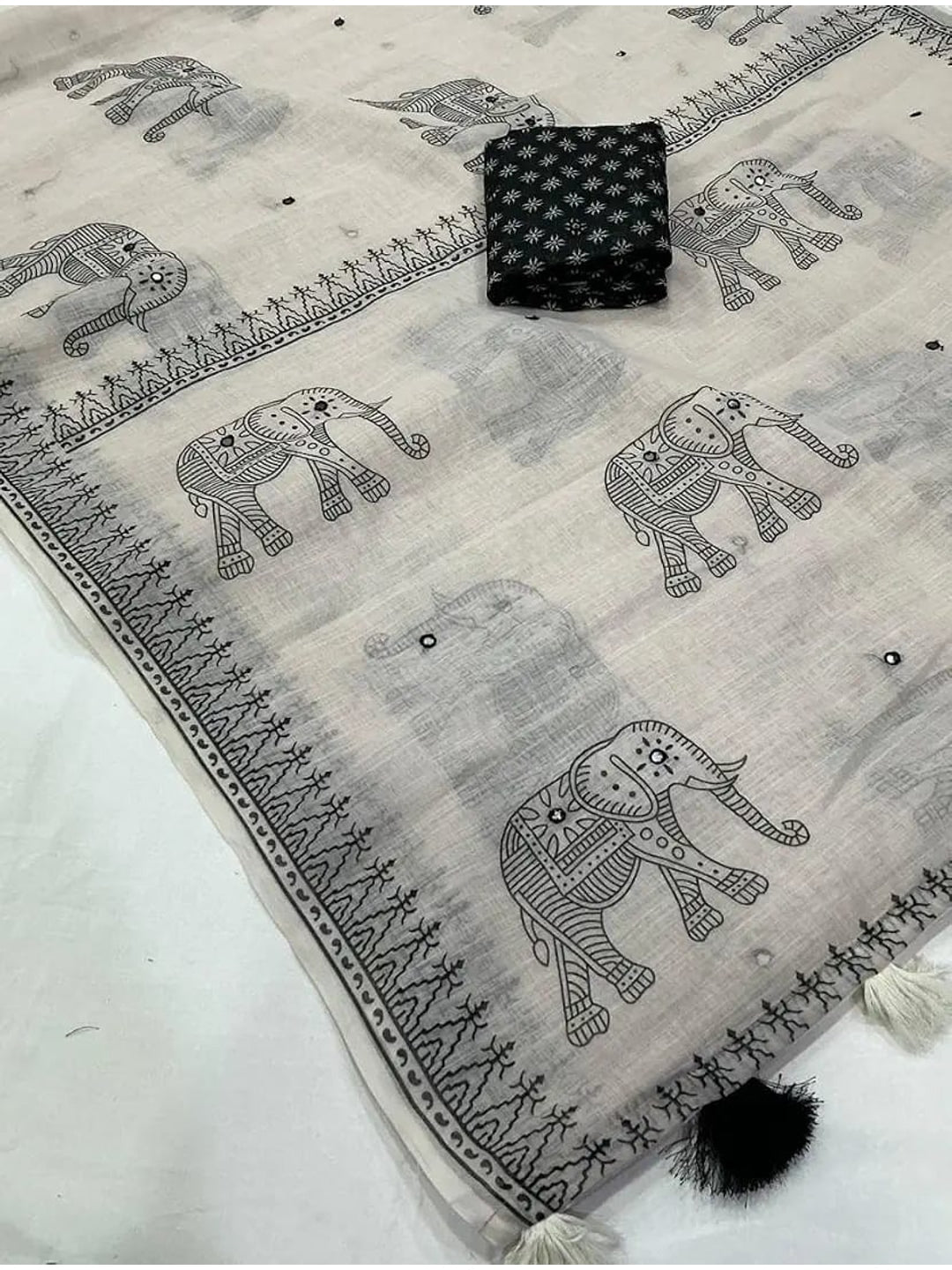 Peachmode Offwhite Elephant Printed Linen Blend Saree - Image 5