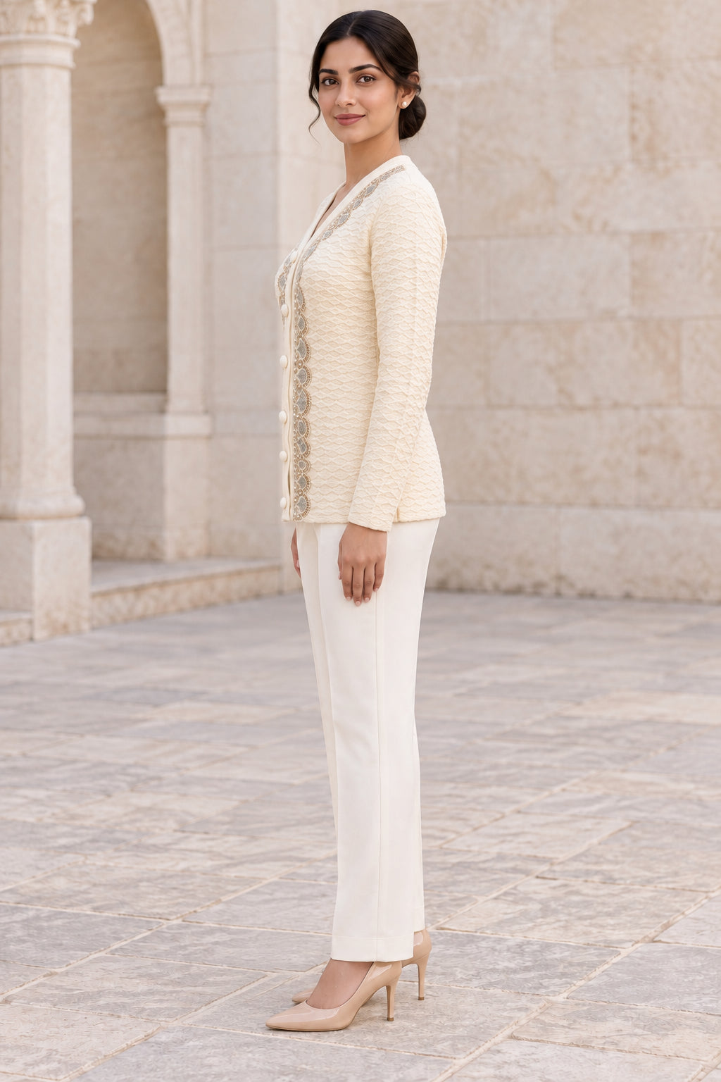 Beige Scalloped Trim Woolen Cardigan - Image 3