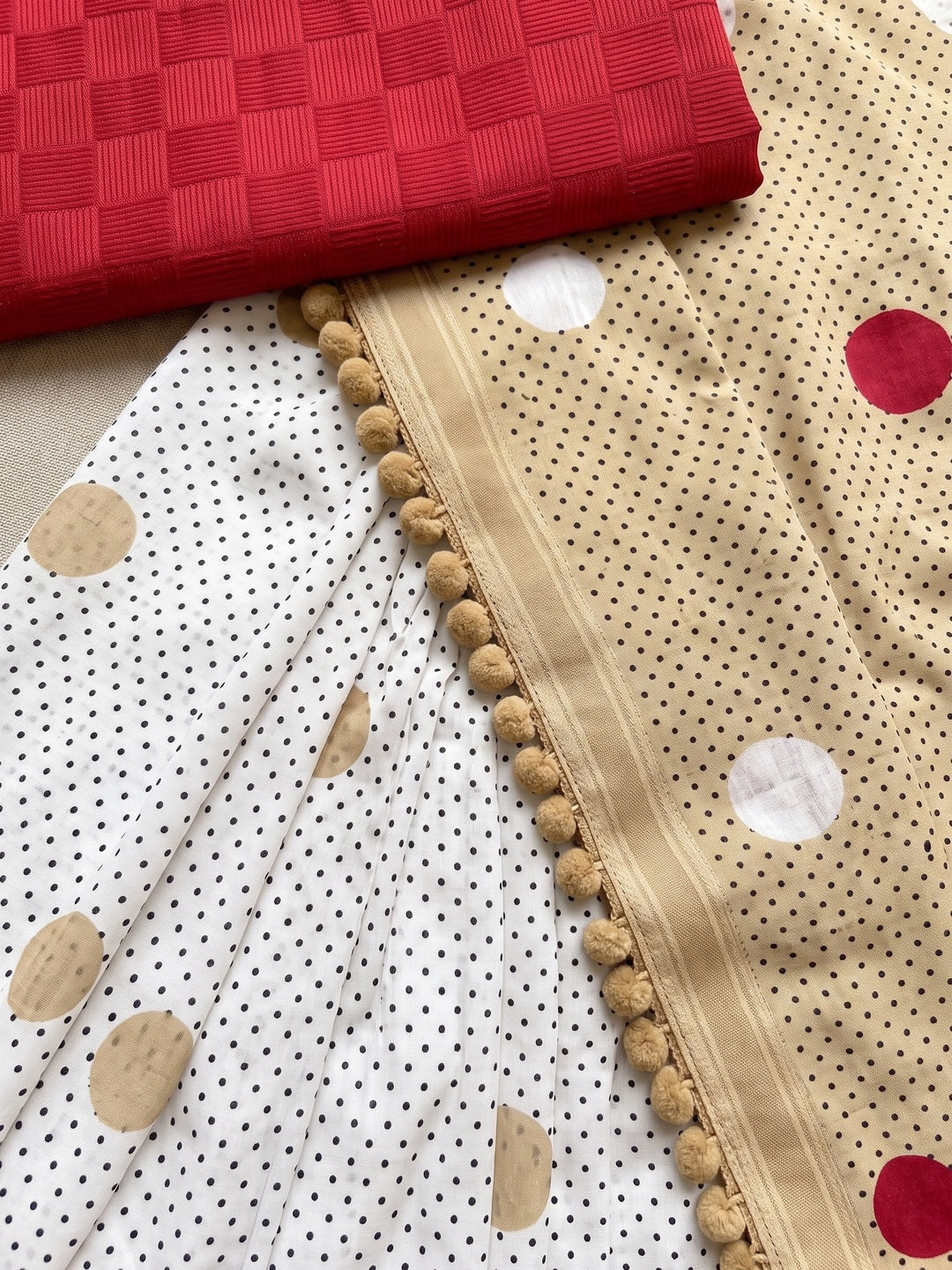 Peachmode Beige Polka Dot Mul Cotton Saree with Blouse - Image 5