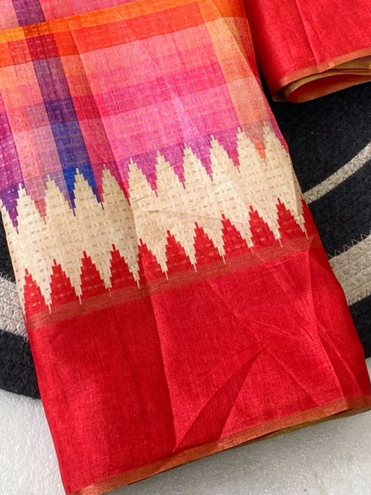 Peachmode Red Checked Tussar Silk Saree - Image 4