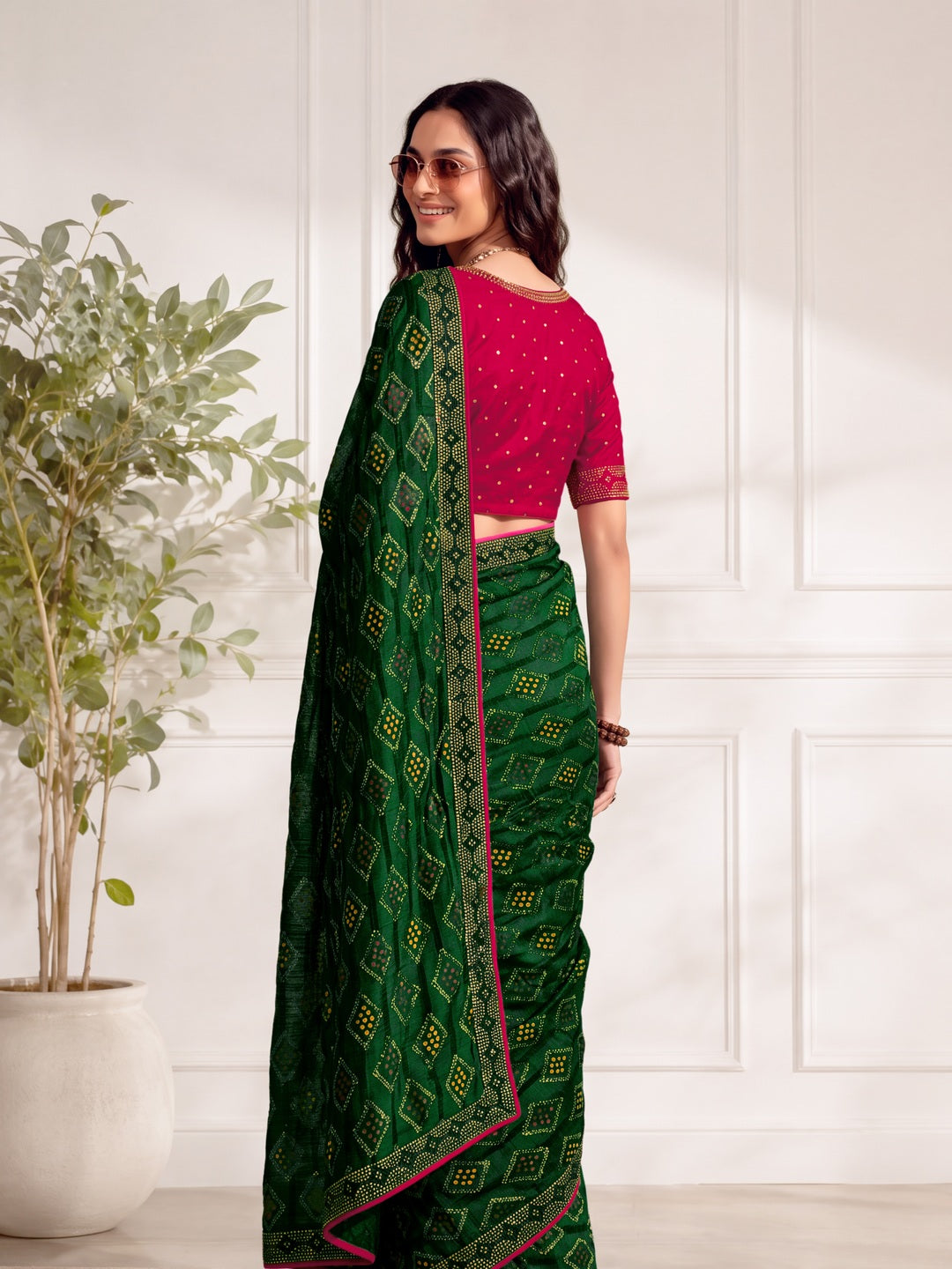Peachmode Green Solo Bandhani Bandhani print Saree - Image 4