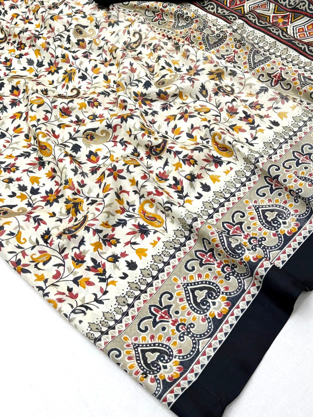 Peachmode Cream Black Art Silk Printed Saree - Image 4