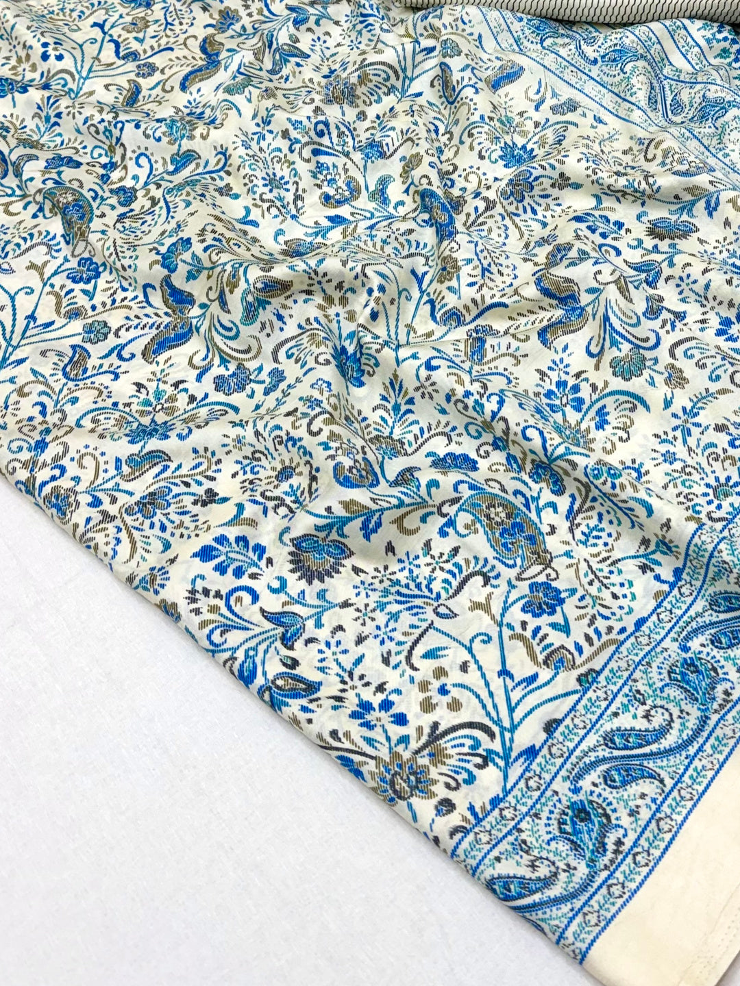 Peachmode Cream Blue Art Silk Printed Saree - Image 4