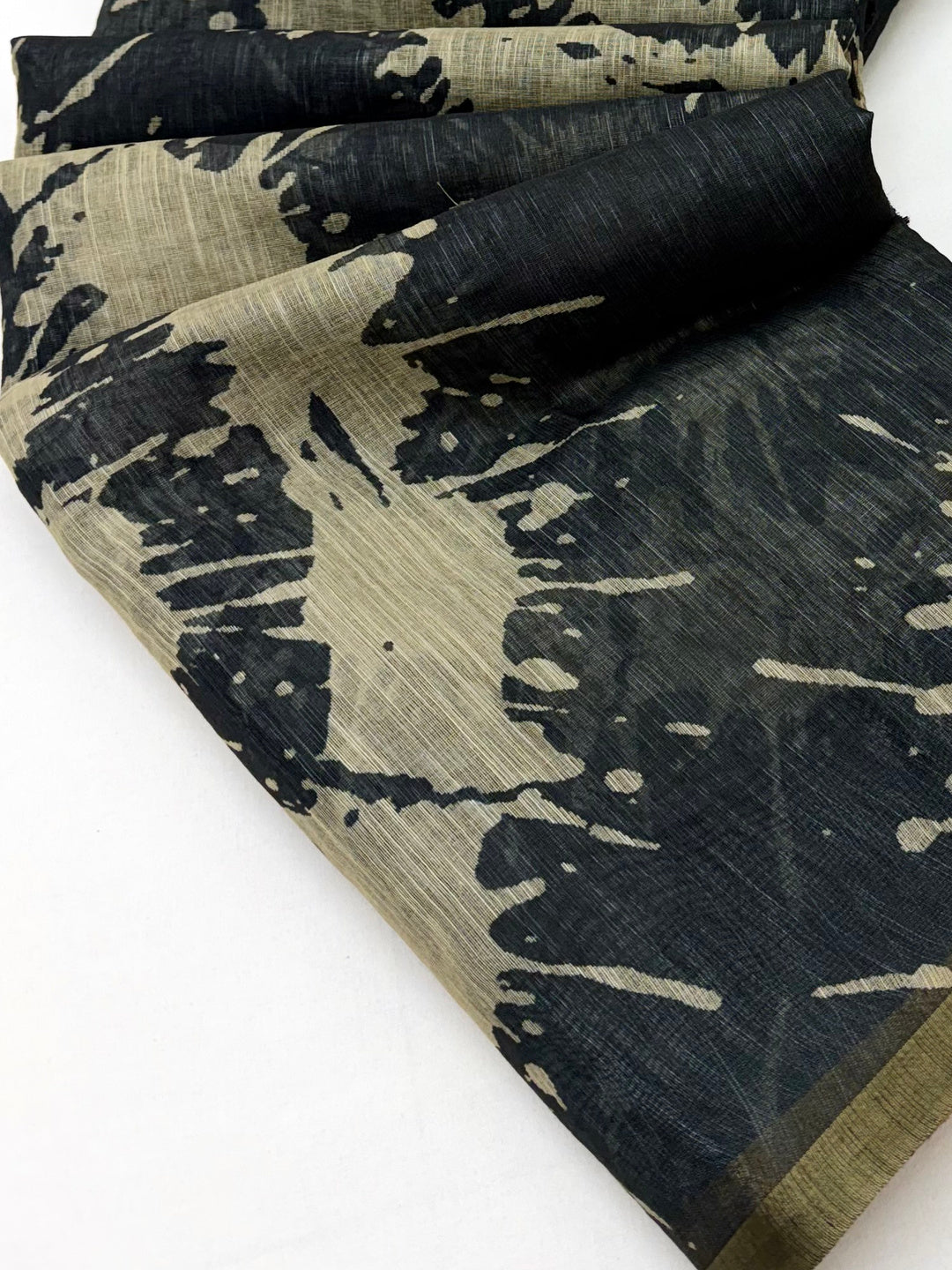 Peachmode Black Linen Tie-Dye Printed Saree - Image 4