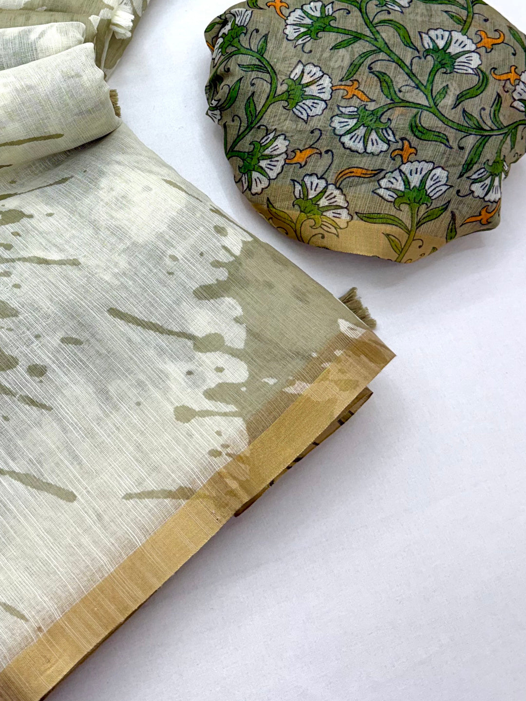 Peachmode White Linen Tie-Dye Printed Saree - Image 4