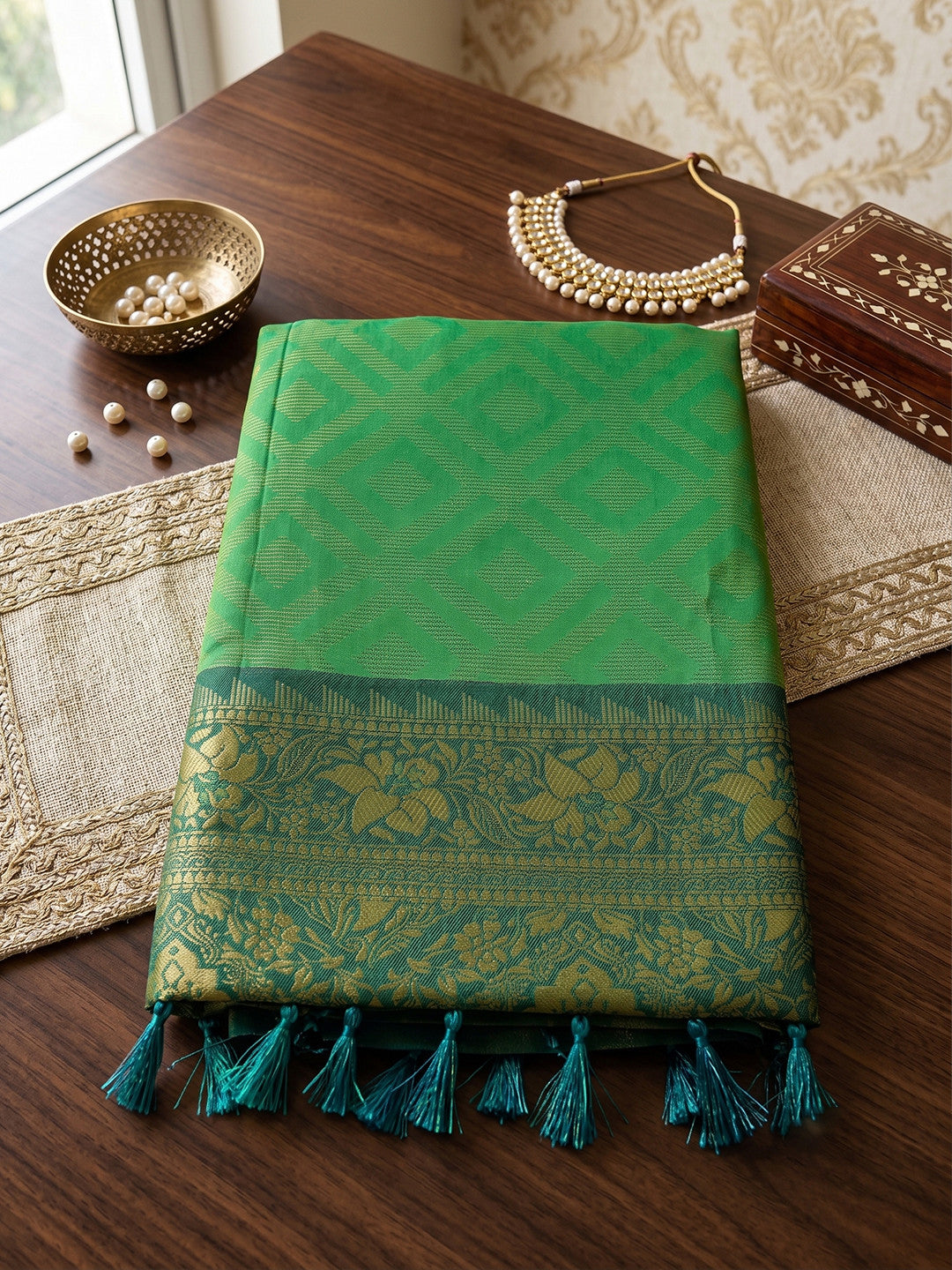 Peachmode Light Green Silk Blend Woven Saree - Image 4