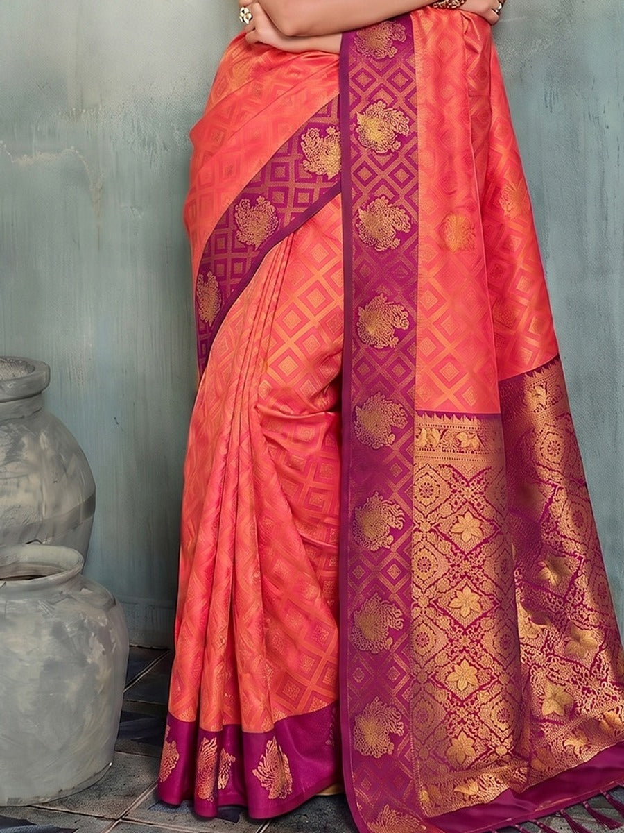 Peachmode Magenta Silk Blend Woven Saree - Image 5