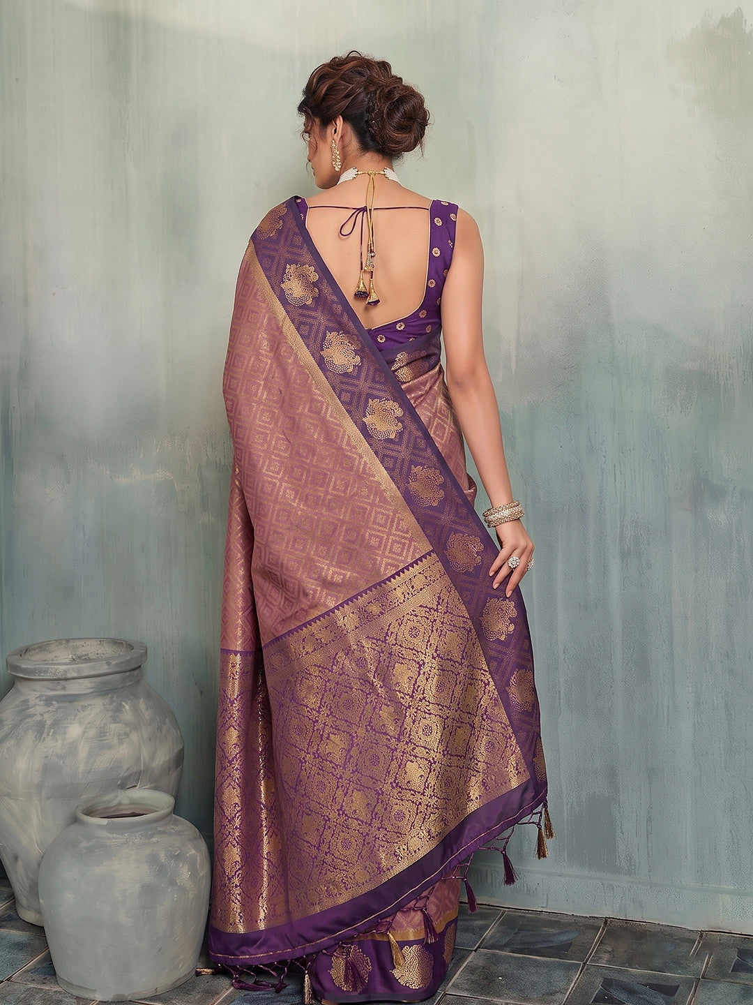 Peachmode Dark Magenta Silk Blend Woven Saree - Image 3