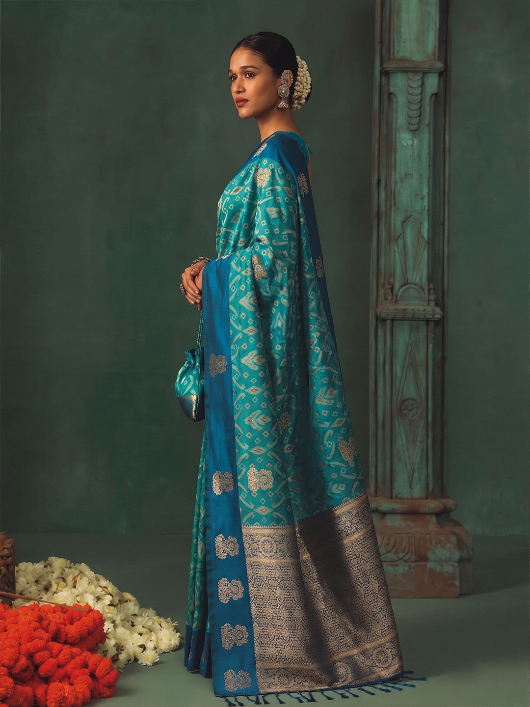 Peachmode Sky Blue Silk Blend Woven Saree - Image 2