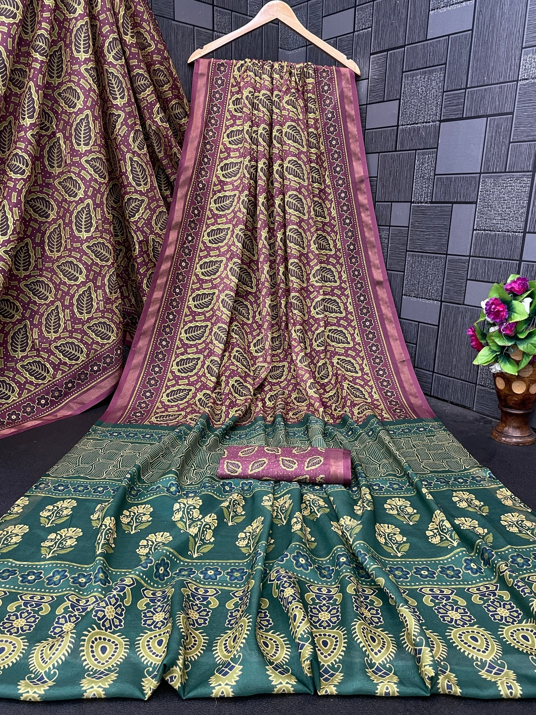 Peachmode Wine Ajrak Printed Mul Cotton Saree - Image 4