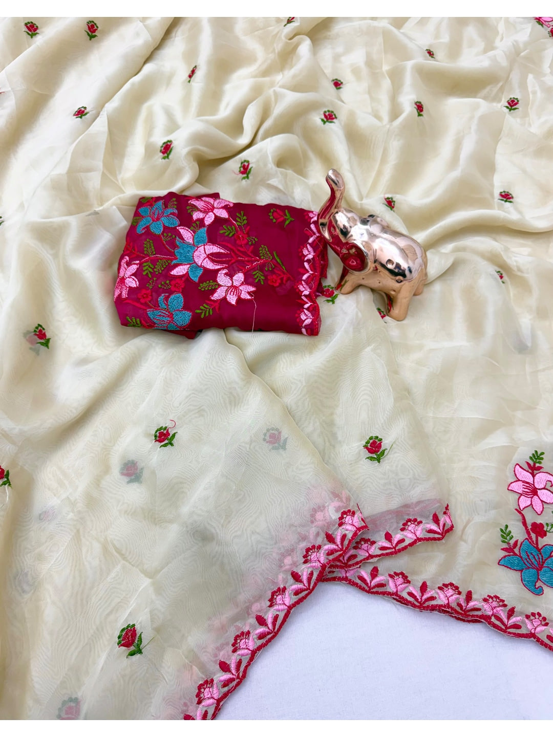 Peachmode Cream Rose Floral Embroidered Viscose Rangoli Saree - Image 2
