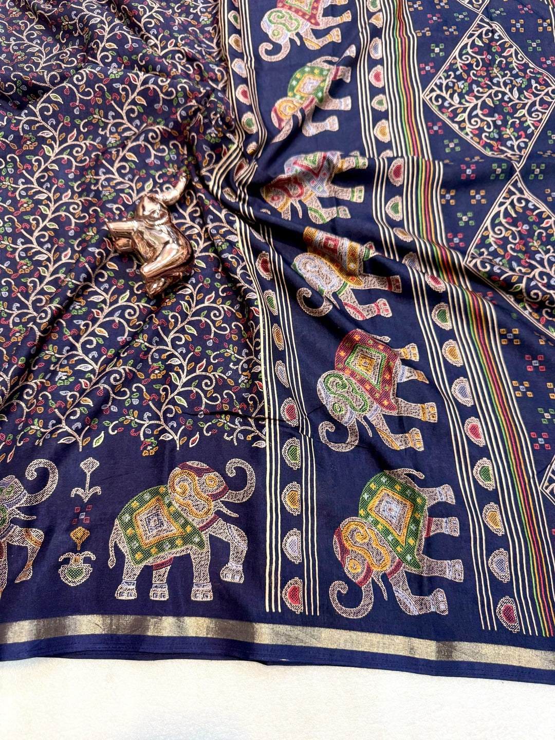 Peachmode Navy Blue Elephant Motif Digital Printed Tussar Silk Saree - Image 3