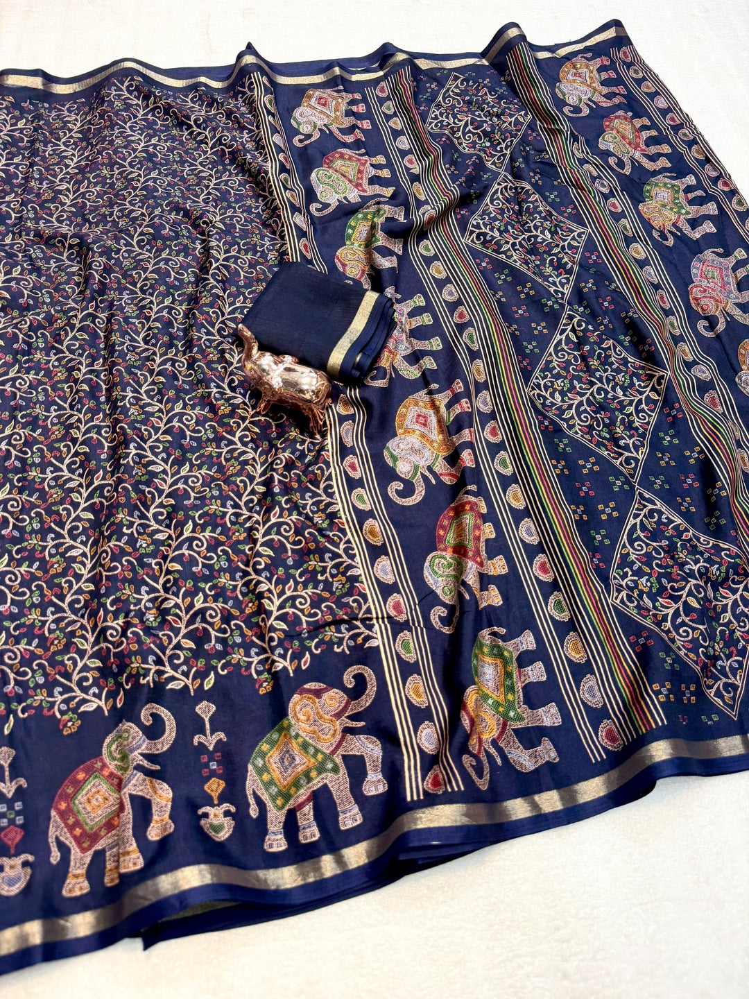 Peachmode Navy Blue Elephant Motif Digital Printed Tussar Silk Saree - Image 4