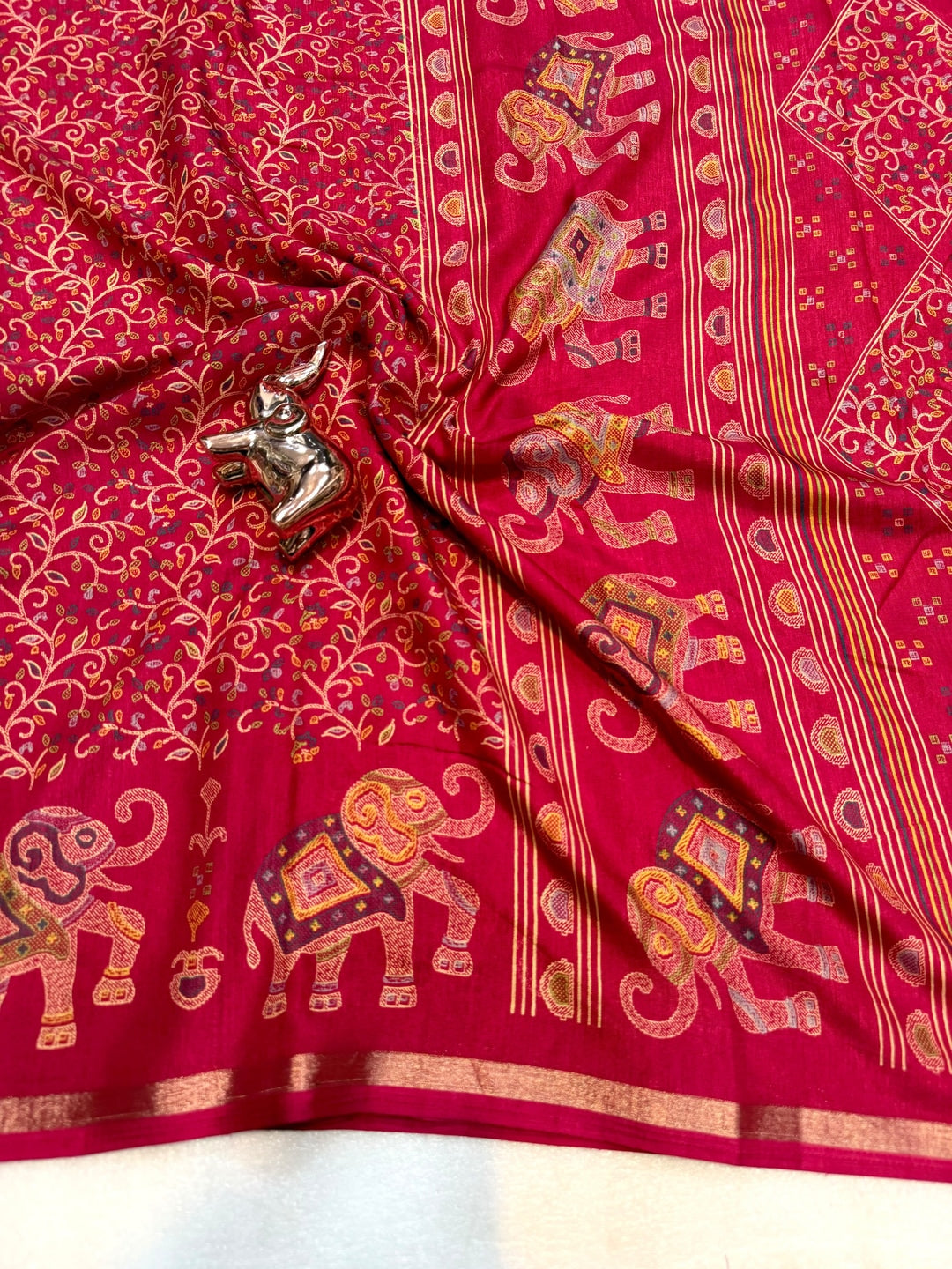 Peachmode Pink Elephant Motif Digital Printed Tussar Silk Saree - Image 4