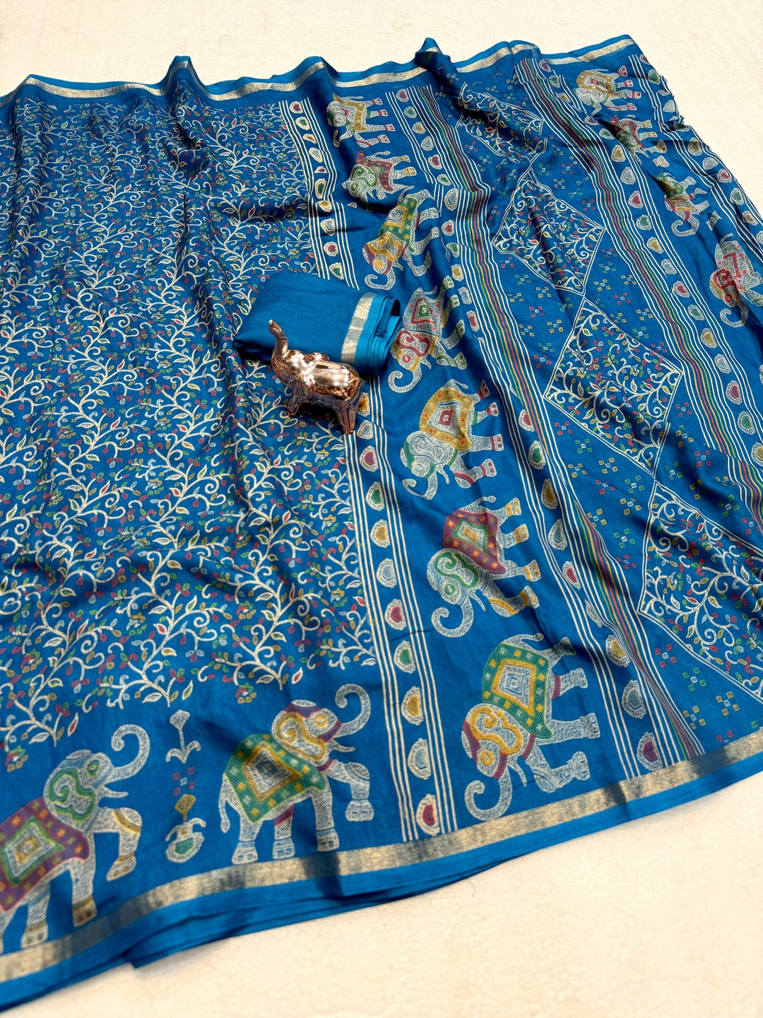 Peachmode Turquoise Elephant Motif Digital Printed Tussar Silk Saree - Image 4