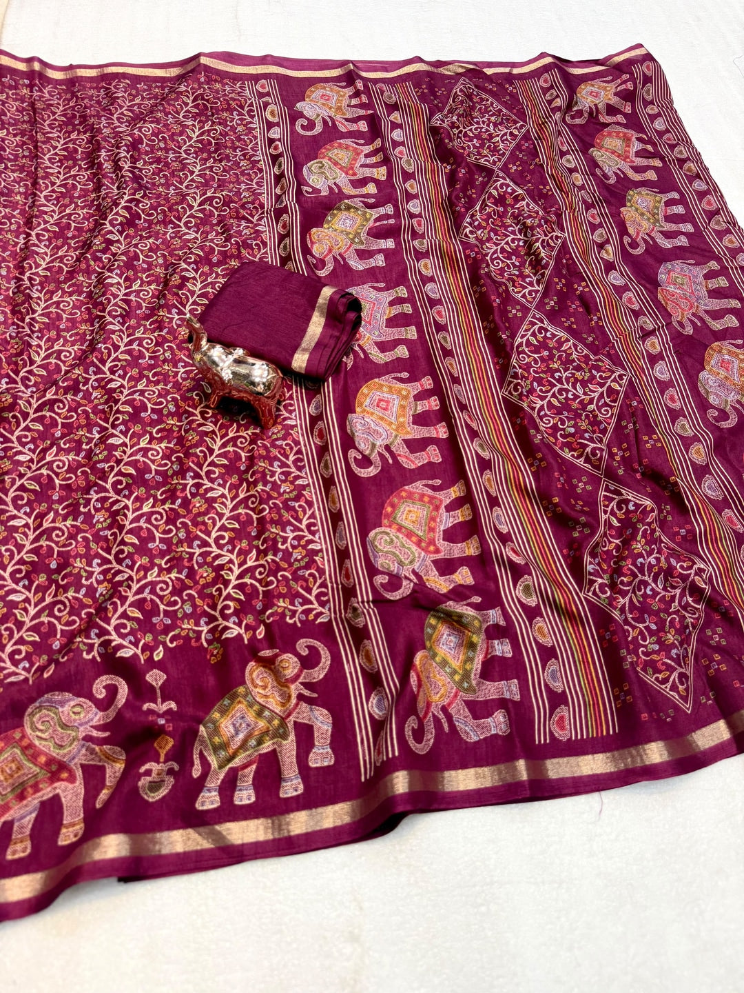 Peachmode Wine Elephant Motif Digital Printed Tussar Silk Saree - Image 3