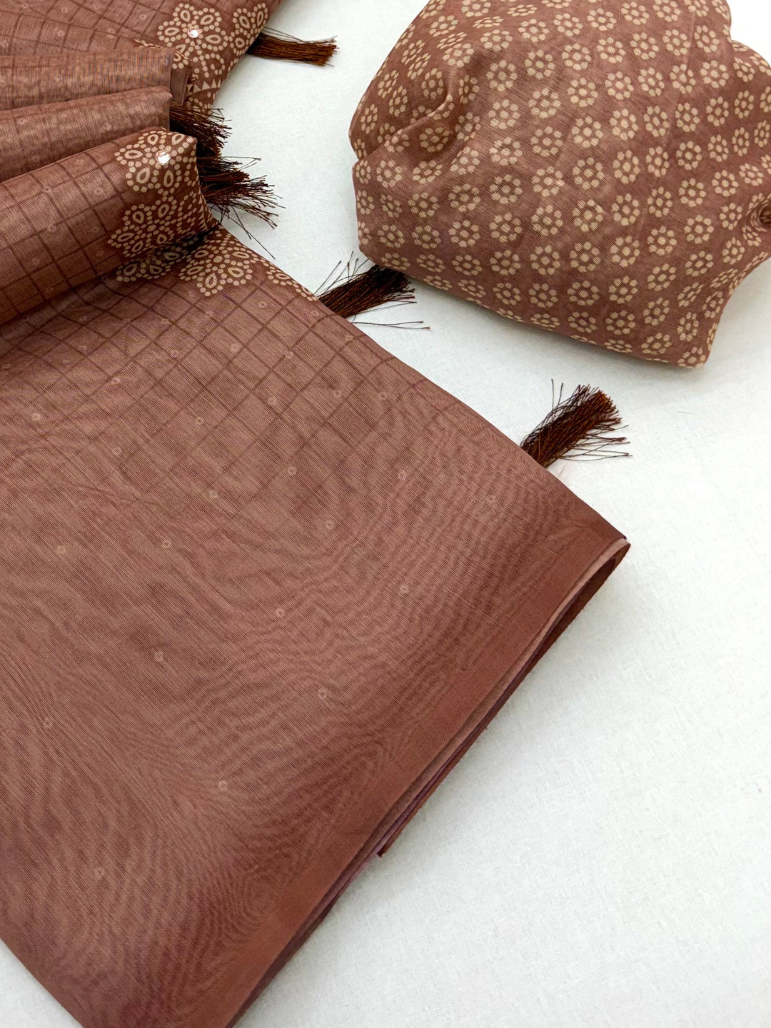 Peachmode Brown Bandhani Mirror Work Linen Saree - Image 5