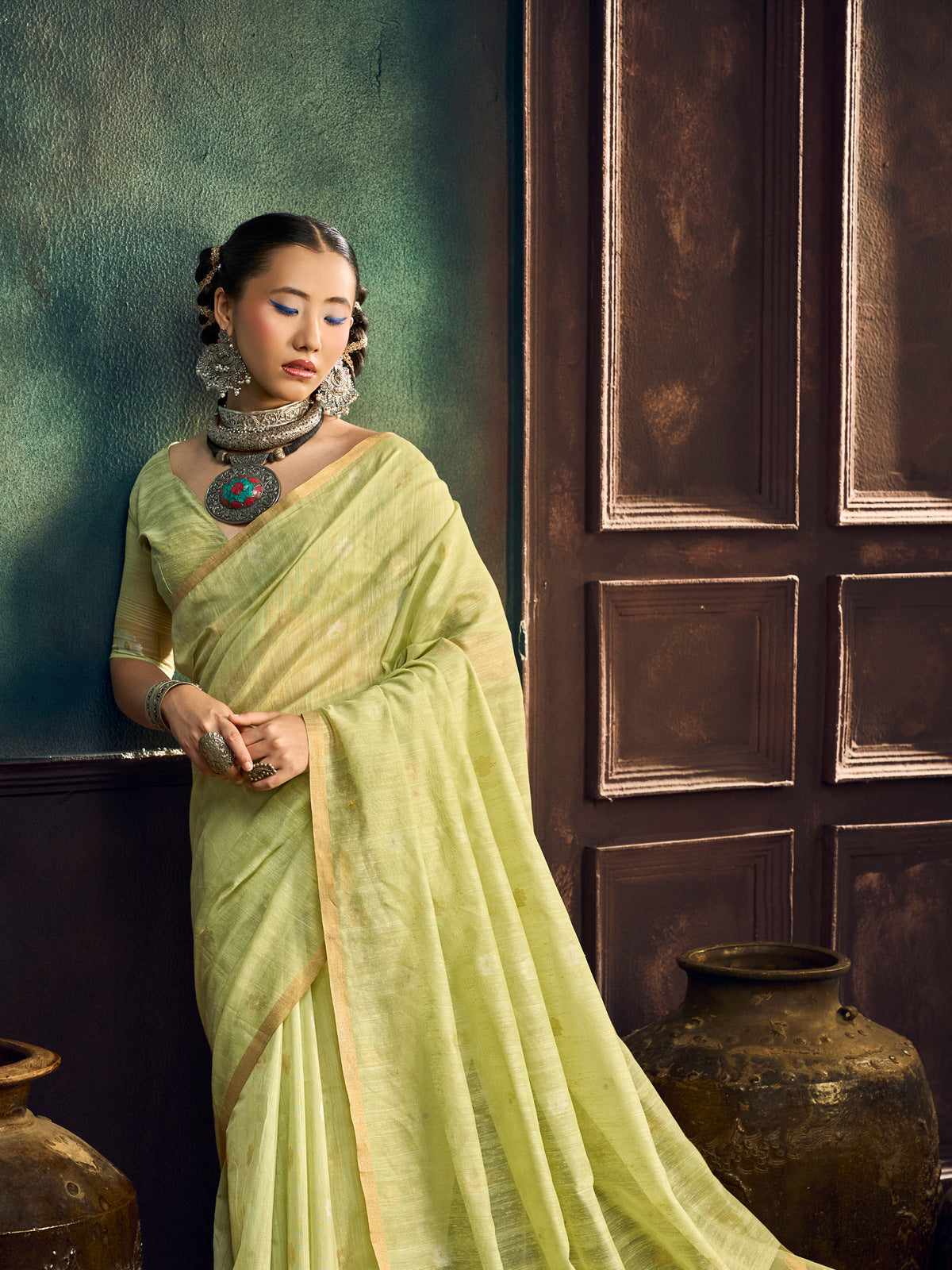 Peachmode Lime Green Munga Cotton Handloom Woven Saree - Image 2